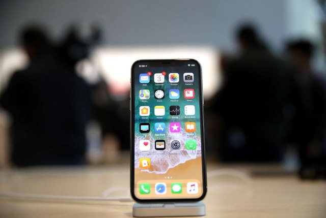 iPhone modeli za 2019. dobijaju LG displeje