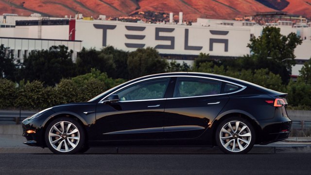Tesla prednjači u proizvodnji EV, ali ne još zadugo