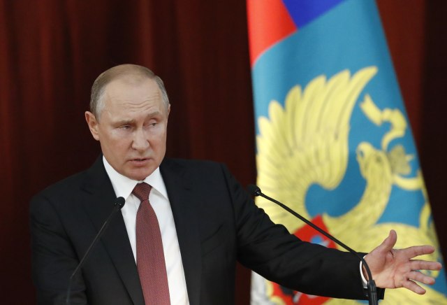 Rusi besni na Putina: Gubi igru, u penziju VIDEO