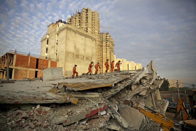 Indija: U ruševinama dve zgrade naðeno devet tela