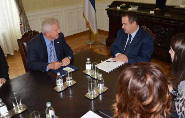 Serbian FM receives US ambassador
