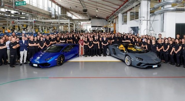 Lamborghini slavi 11.000 Huracana i 8.000 Aventadora