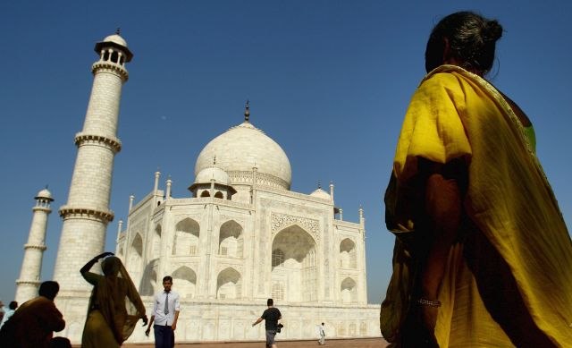 Iako im donosi ogroman novac, Indija uništava Tadž Mahal