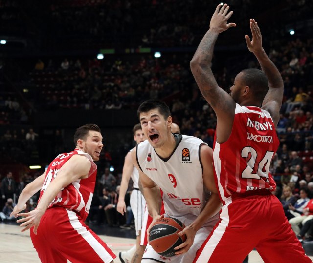 Bamberg se zahvalio i ispratio Luku Mitrovića iz kluba