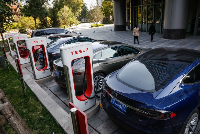 Ko æe imati sreæe da bude domaæin? Tesla gradi fabriku u Evropi