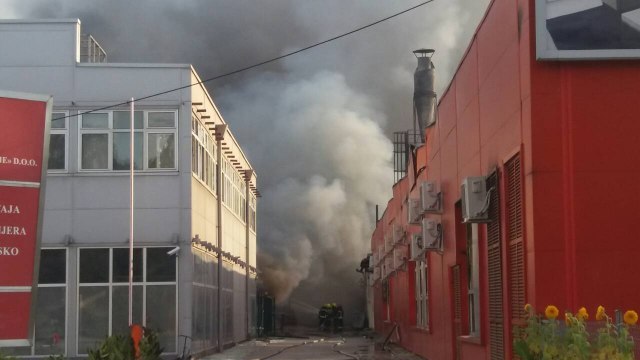Ten injured as fire breaks out in Zemun furniture factory