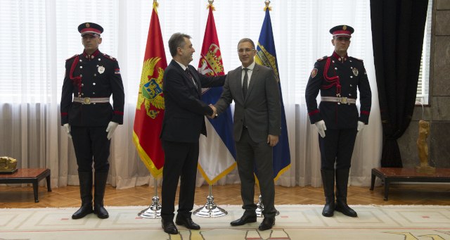 Serbia, Montenegro sign cross-border agreements