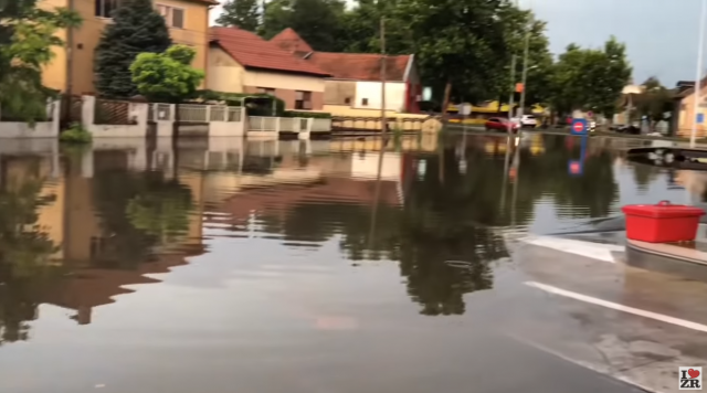 Potop u Zrenjaninu, problemi u svim naseljima FOTO/VIDEO