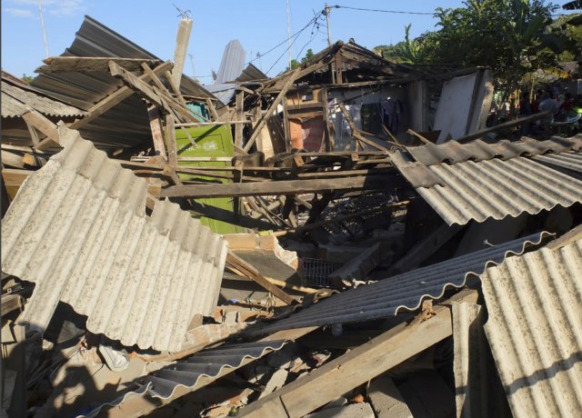 Porastao broj žrtava zemljotresa, na hiljade kuæa uništeno