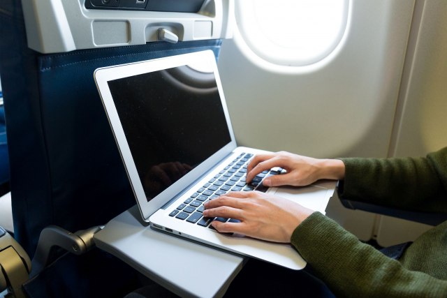 Kako pregrejan laptop može dovesti do avionske nesreće?