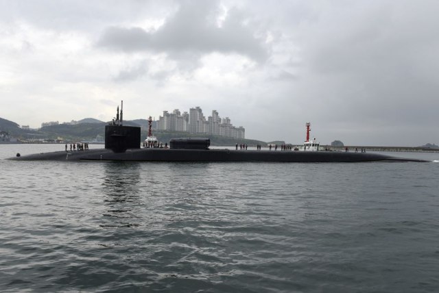 Kineski ratni brodovi operišu, ruske podmornice se šunjaju