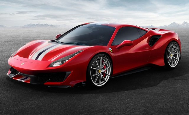 Ferrari zaradi 69.000 € po automobilu, Bentley izgubi 17.000