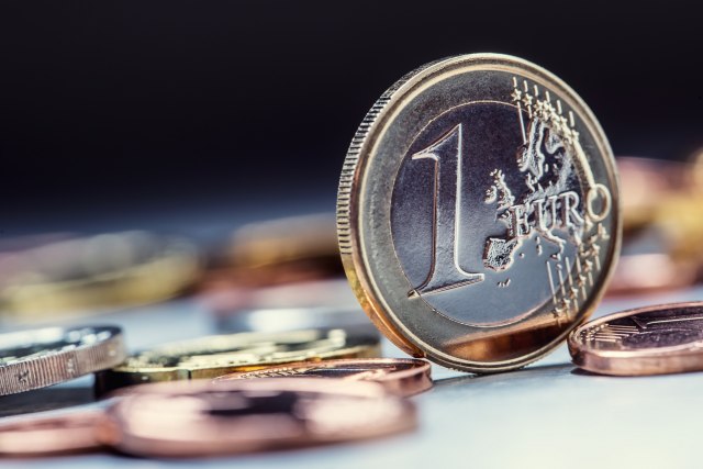 Evro pred kolapsom? Upozorenje da mu nema pomoći