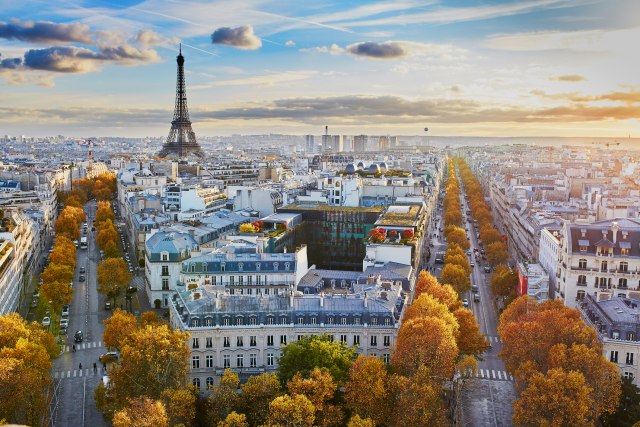 U Parizu postavljeni ekološki pisoari sa žardinjerama