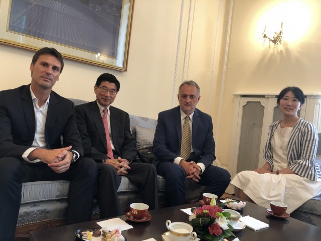 OSS u poseti ambasadi Japana uoèi SP u azijskoj zemlji