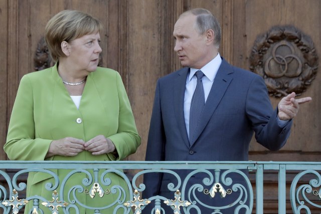 Putin sa svadbe pravo kod Merkel – o Ukrajini, Siriji...