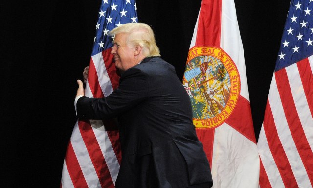 Kad Tramp oboji amerièku zastavu... FOTO