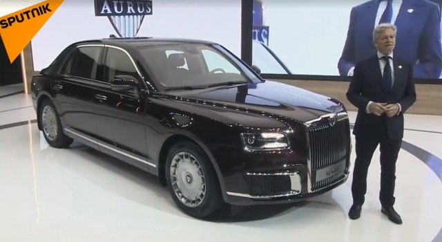 Luksuzna ruska limuzina debitovala na sajmu u Moskvi VIDEO