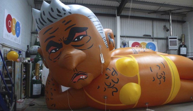 Još jedan balon prekriće London – gradonačelnik u bikiniju