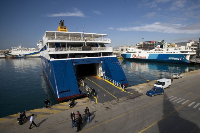 Okonèan štrajk u Grèkoj, prevoz ka ostrvima još nije normalizovan