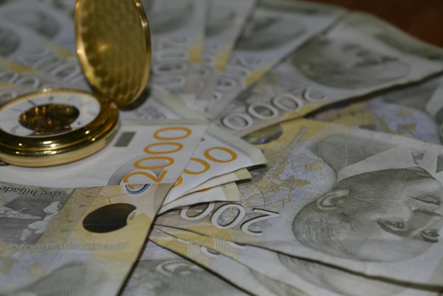 Dinar sutra u padu za 0,2 odsto, kurs 118,531
