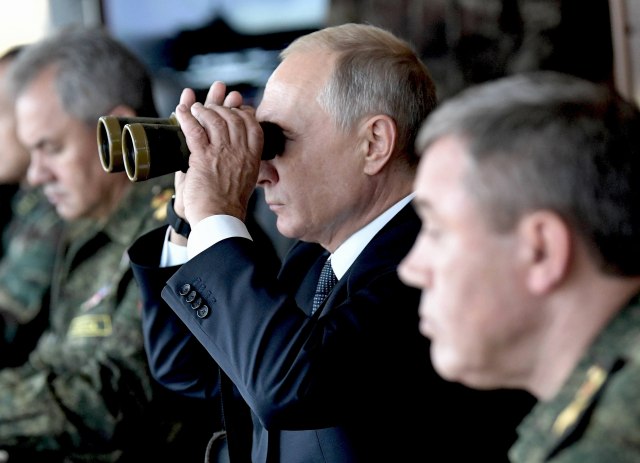 Putin: Ruska vojska mora da bude spremna