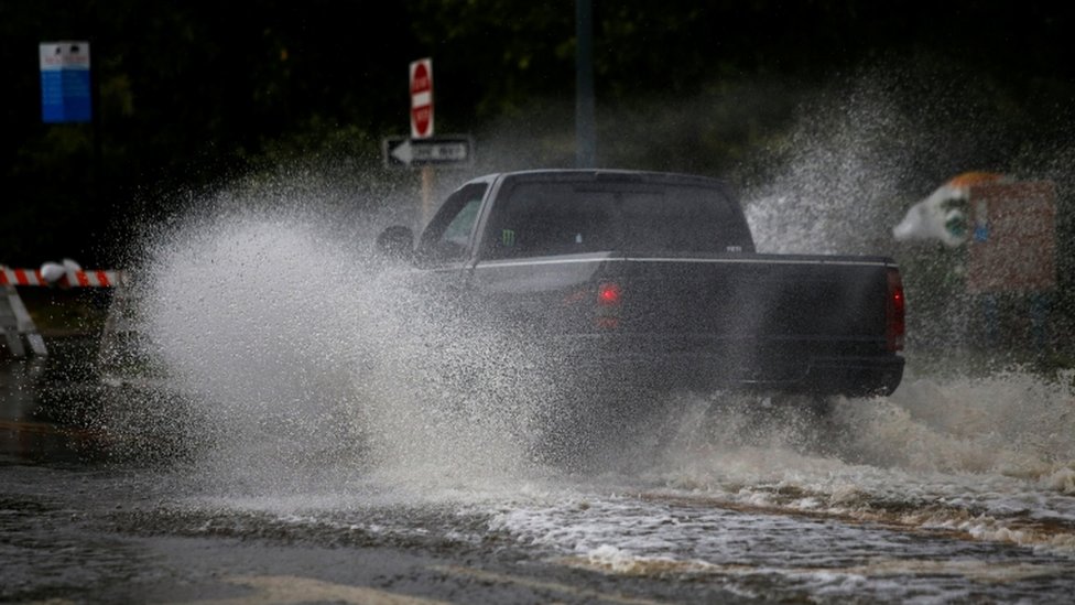 Uragan Florens: Oluja počela da razara SAD