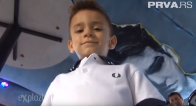 Mali Dušan otišao u Barselonu na lečenje VIDEO