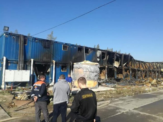 Veliki požar progutao "kontejnere" za radnike FOTO/VIDEO