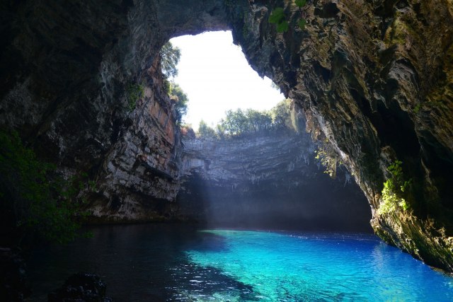 Magija skrivenih grčkih pećina: Evo gde ćete naći najlepše