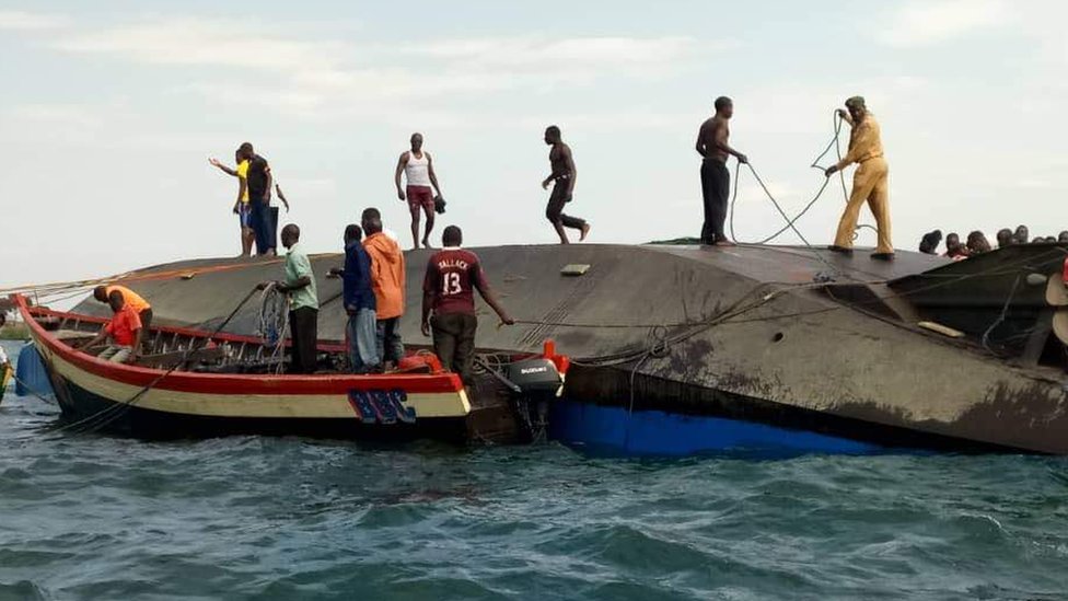 Jezero Viktorija, Tanzanija: Više od 100 ljudi se udavilo kada se prevrnuo trajekt