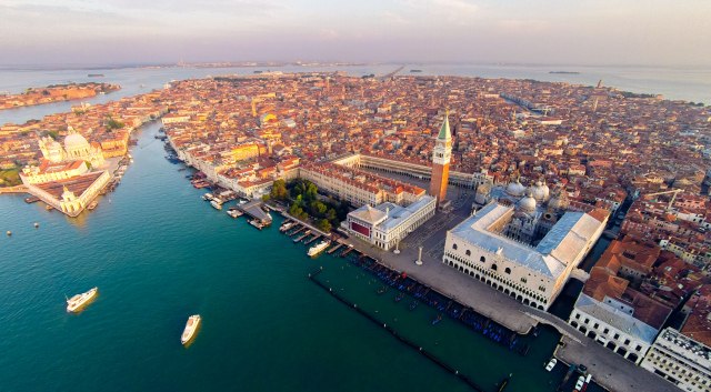 Najnovija u nizu kazni za turiste u Veneciji je èisto preterivanje?