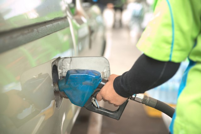 Napokon: Cena goriva u Srbiji ide naniže, èak i dizel