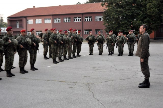 "Buduænost naše vojske je obavezni vojni rok"