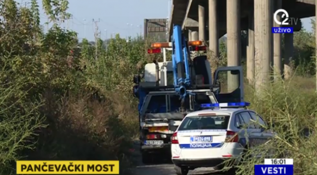 Automobil sleteo s Pančevačkog mosta, stradalo dvoje