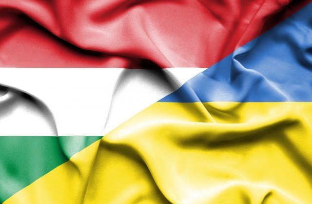 Ukraine and Hungary engage in "diplomatic war"