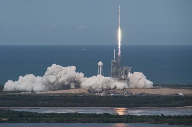 Prva posada raketom Spejs Iks-a ka ISS već u junu 2019.?