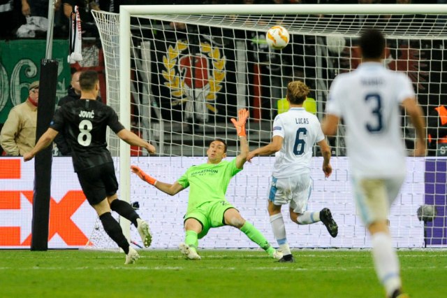 Tadić briljira, Jović 