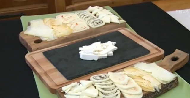 Delikatesni sir i mleko – samo za strane delegacije
