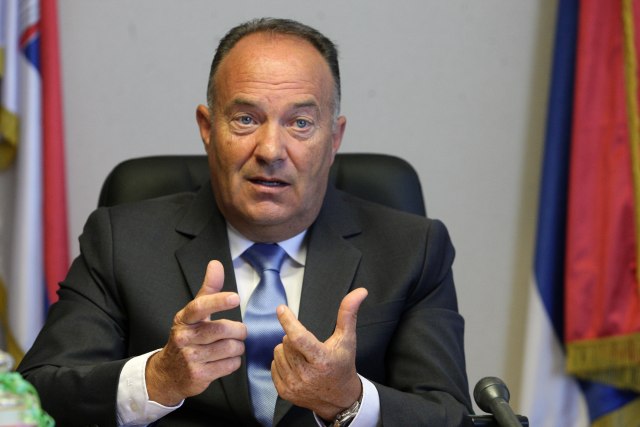 Šarèeviæ: Loši direktori u 40 odsto škola u Srbiji