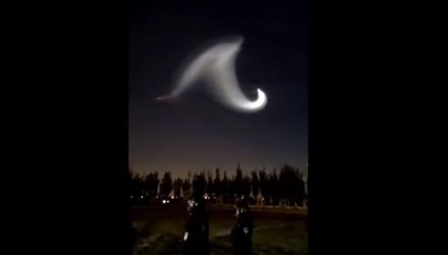 Neobična svetlost iznenadila Kineze: NLO na nebu iznad Kine? VIDEO