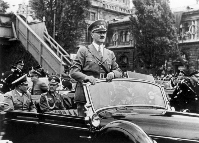 Dosije CIA otkriva: "Adolf Hitler je bio gej"