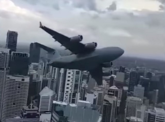 Nikada ovoliki avion nije ovako nisko leteo... bez posledica VIDEO