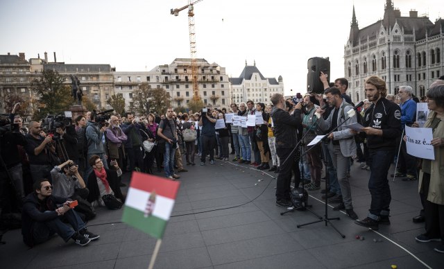 Mađarska od sutra brani beskućnicima da žive na ulicama
