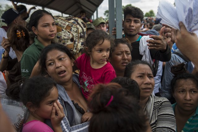 Meksiko otvorio granicu za žene i decu iz karavana