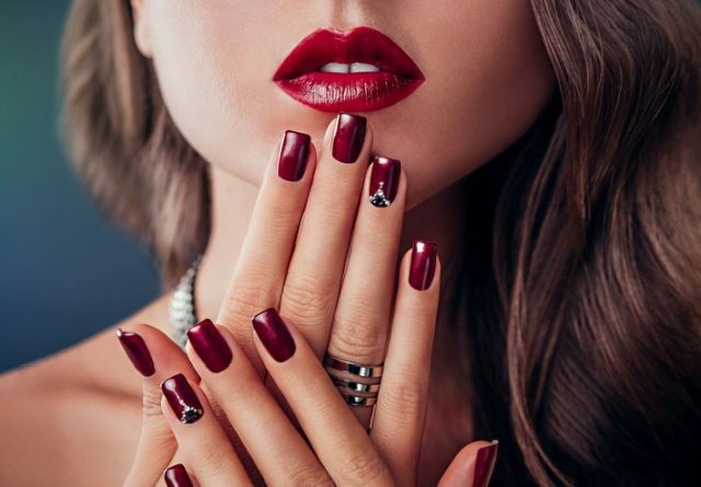 Tri najpopularnija laka za nokte: Ove boje ćemo nositi tokom jeseni