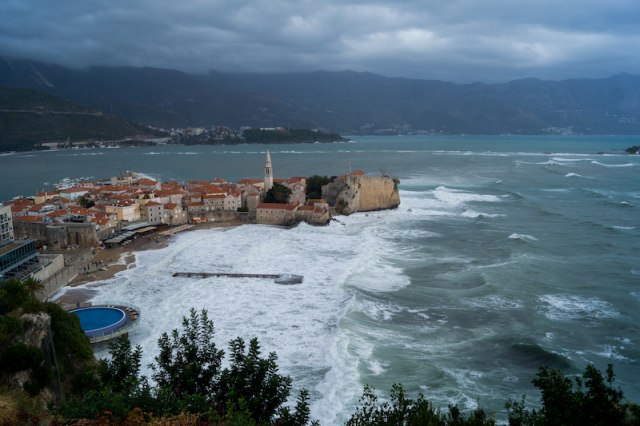 Jugo promenio izgled Budvanske rivijere / FOTO