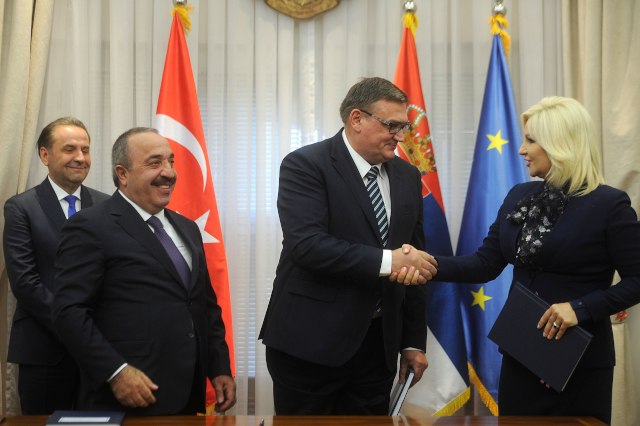 EUR 24mn-worth road deal signed with Turks