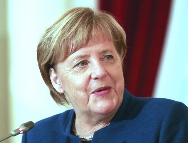 Merkelova pisala Mustafi, ponovila stav o promeni granica