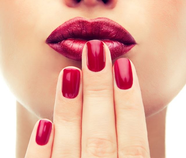 Koji lak za nokte koriste hrabre, tihe, a koja je boja privlačnih žena